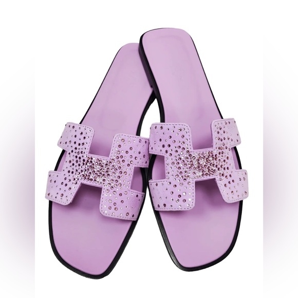 Hermes Suede Goatskin Crystal Oran Sandals 38
Violet Amethyste - Picture 1 of 9